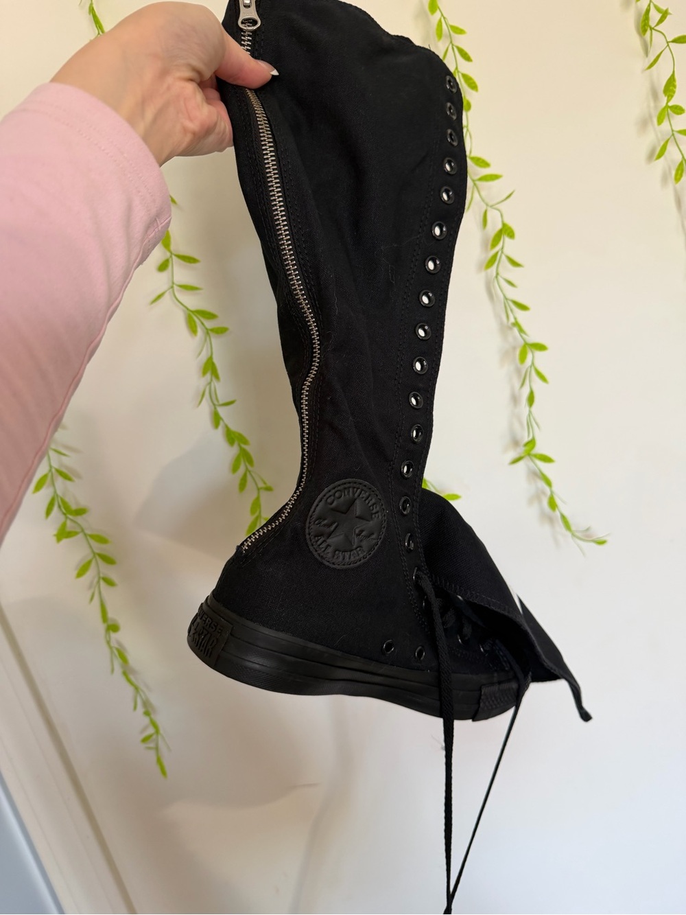 Black high converse sneakers - Picture 3 of 5